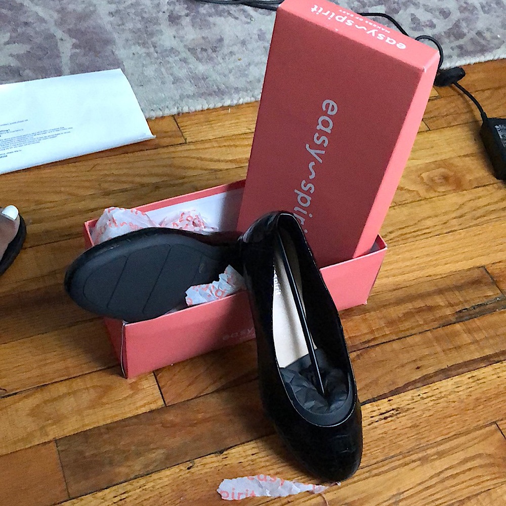 Easy Spirit black patient leather croc sz6